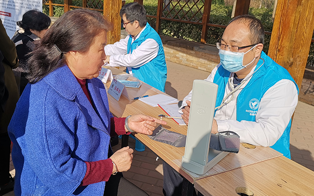 【学雷锋日】乐鱼在线,乐鱼在线（中国）举办“爱满京城，牵手智慧家医”志愿服务活动(图5)